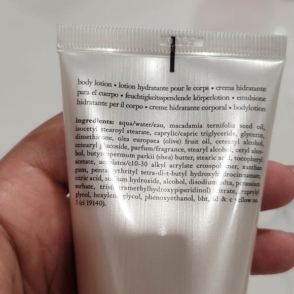 Beauty Bundle set of 4, 2 sprays and 2 creams - Picture 9 of 17